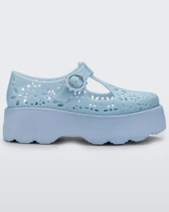 Kick Off Lace