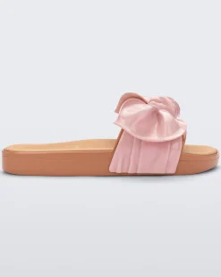 Tie Beach